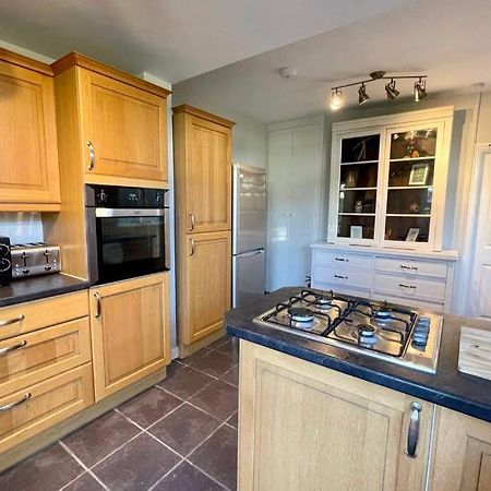 Large House Near Victoria Park For Groups, 10 Mins Bus To City Centre Cardiff Eksteriør bilde