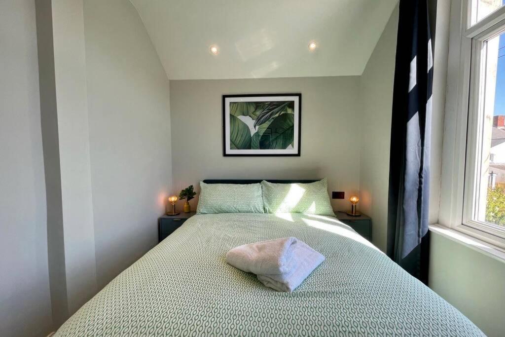 Large House Near Victoria Park For Groups, 10 Mins Bus To City Centre Cardiff Eksteriør bilde