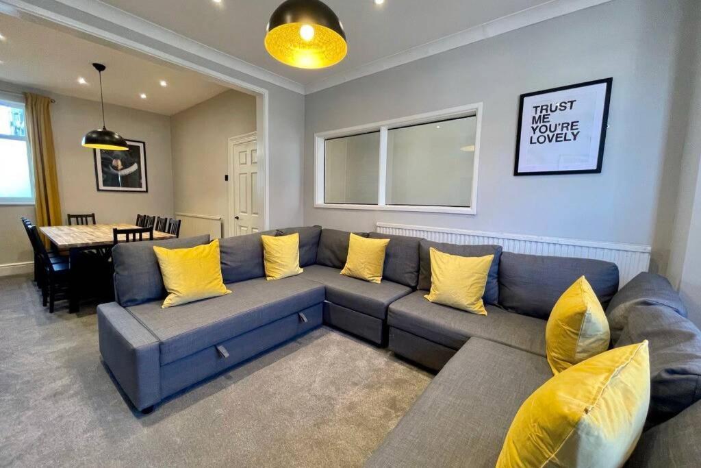 Large House Near Victoria Park For Groups, 10 Mins Bus To City Centre Cardiff Eksteriør bilde