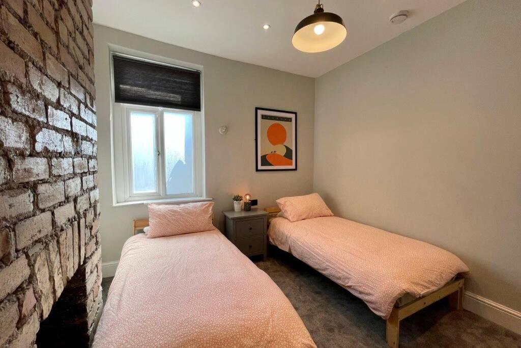 Large House Near Victoria Park For Groups, 10 Mins Bus To City Centre Cardiff Eksteriør bilde