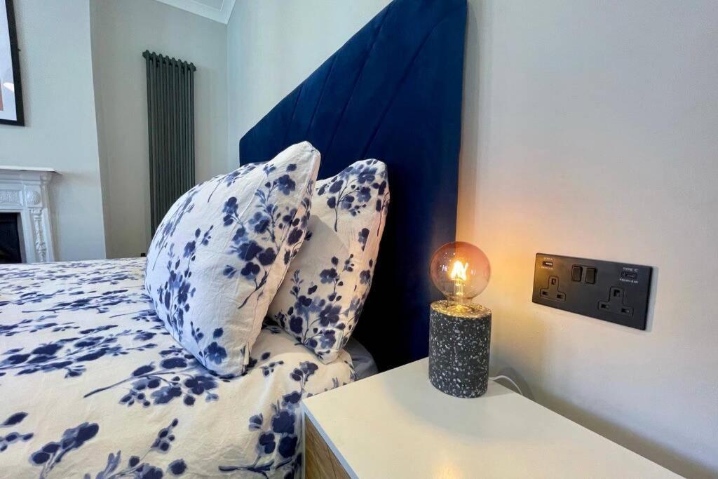 Large House Near Victoria Park For Groups, 10 Mins Bus To City Centre Cardiff Eksteriør bilde