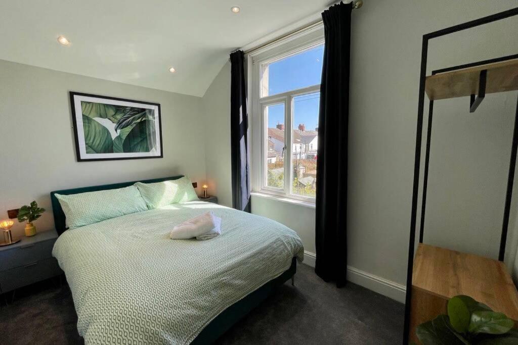 Large House Near Victoria Park For Groups, 10 Mins Bus To City Centre Cardiff Eksteriør bilde