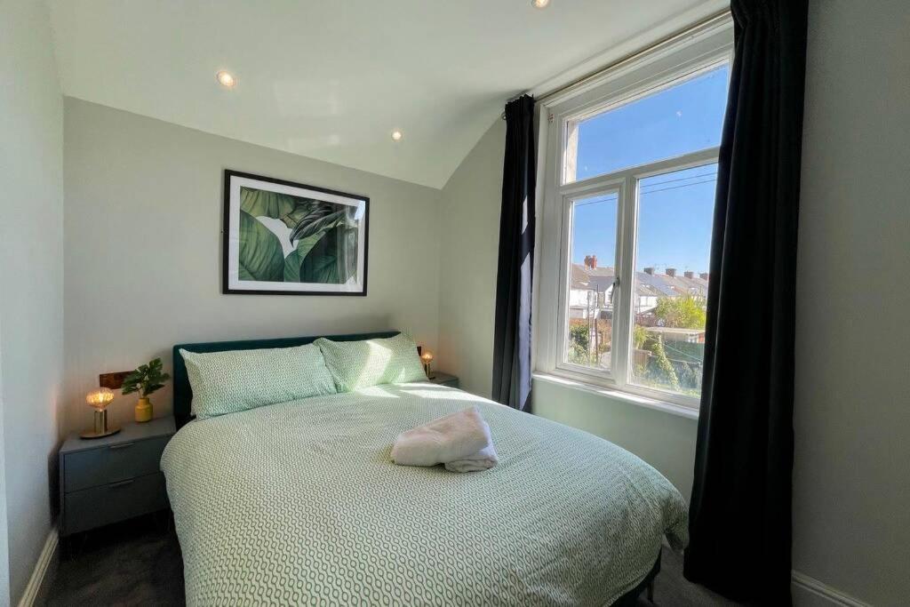 Large House Near Victoria Park For Groups, 10 Mins Bus To City Centre Cardiff Eksteriør bilde